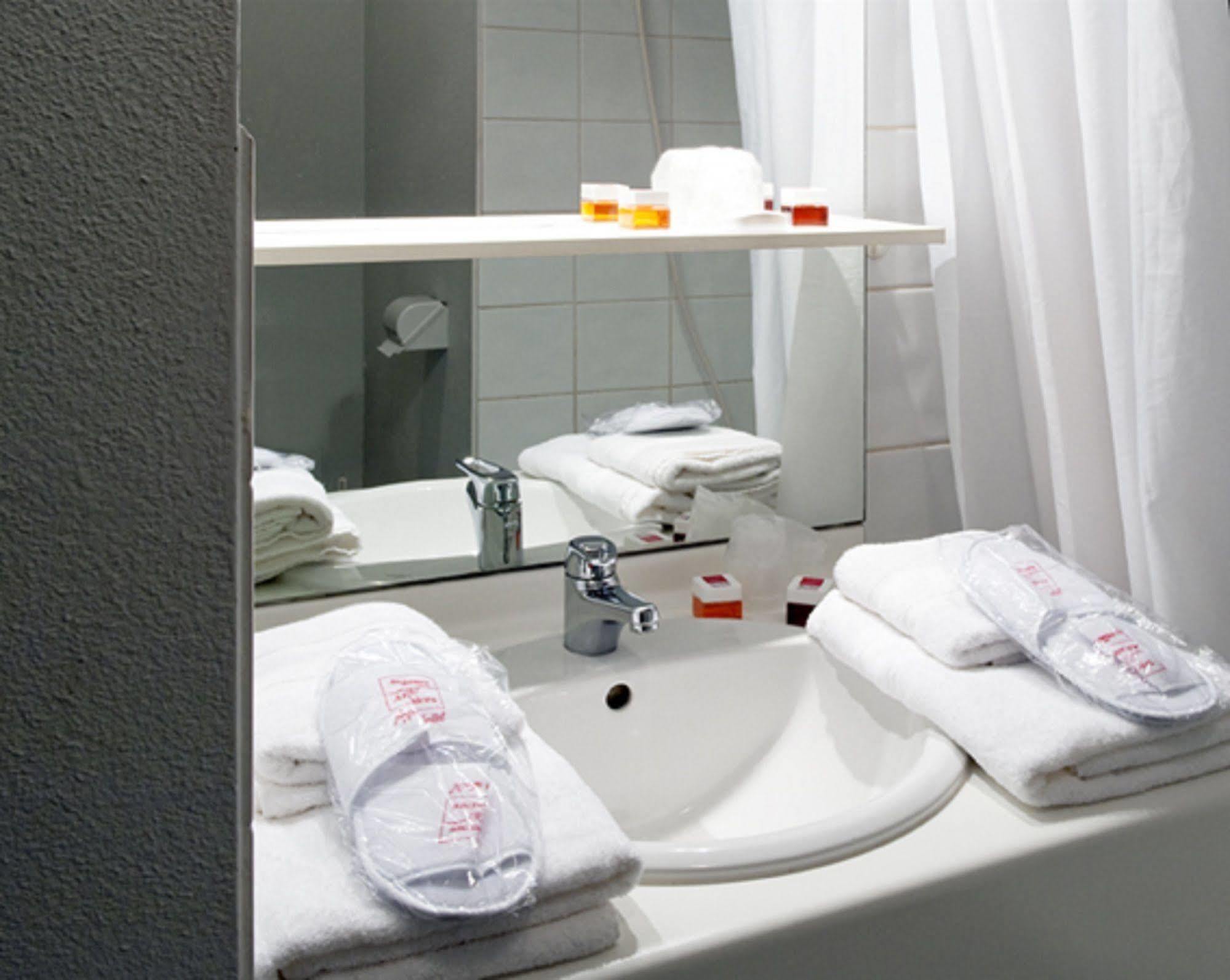 Sejours & Affaires Caen Le Clos Beaumois Экстерьер фото